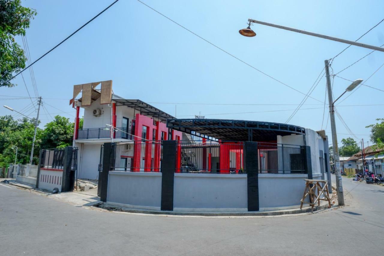 Reddoorz Syariah Near Alun Alun 2* Tegal (Central Java)