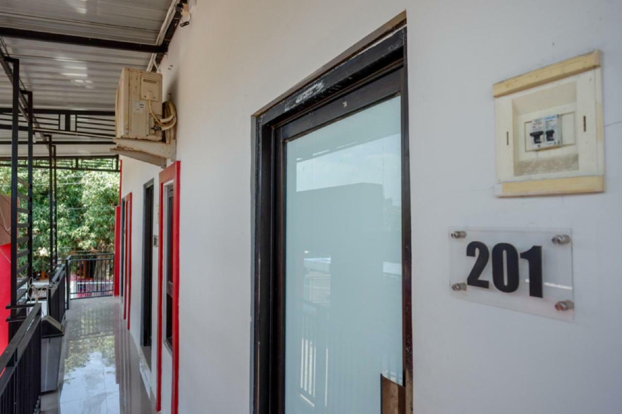 Wisma tamu Reddoorz Syariah Near Alun Alun